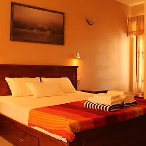 Guest house Janishi Residencies
